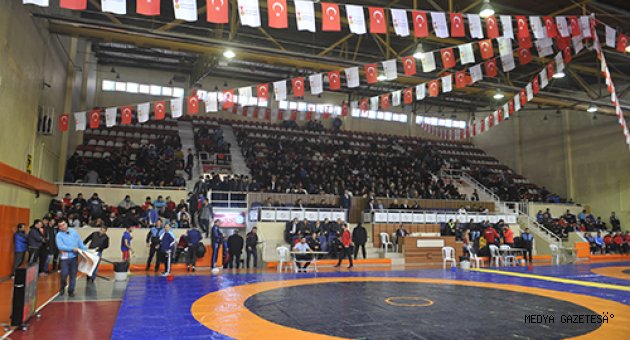 11. ULUSAL KURTULUŞ GÜREŞ TURNUVASI BAŞLADI