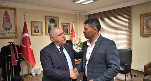 15 TEMMUZ ŞEHİDİMİZ’İN AĞABEYİ ONİKİŞUBAT BELEDİYE BAŞKANI HANEFİ MAHÇİÇEK’İ ZİYARETİYLE ONURLANDIRDI