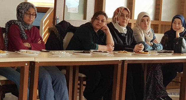 18 MART ÇANAKKALE DENİZ ZAFERİ ANLATILDI