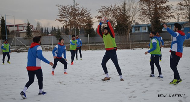 1920 MARAŞSPOR 2. YARI HAZIRLIKLARINA DEVAM EDİYOR