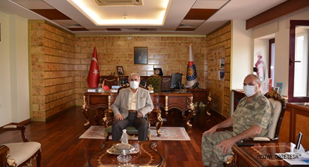 2. Zırhlı Tugay Komutanlığı Kurmay Başkanı Kurmay Albay Alptan Ulutaş’tan Rektör Can’a Veda Ziyareti
