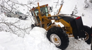 Büyükşehir Ekipleri Teyakkuzda, Yollar Açık