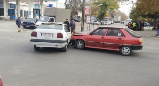 Kahramanmaraş’ta iki otomobil çarpıştı: 1 yaralı