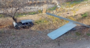 Kahramanmaraş’ta otomobil şarampole yuvarlandı: 2 yaralı