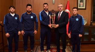 Şampiyon Pehlivanlardan Başkan Güngör’e Ziyaret