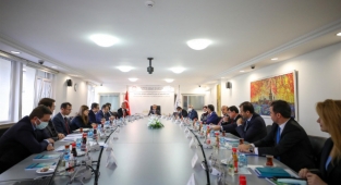 Üniversitemiz Rektörü Prof. Dr. Niyazi Can, Türkiye Adalet Akademisi Danışma Kurulu Toplantısına Katıldı