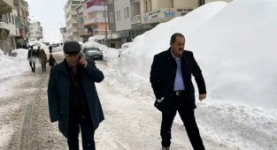 Çağlayancerit Belediyesi Karla Mücadelede Sahadan Hiç Ayrılmıyor!
