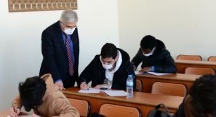 Can; Sınav Döneminde Öğrencilerle Bir Araya Geldi