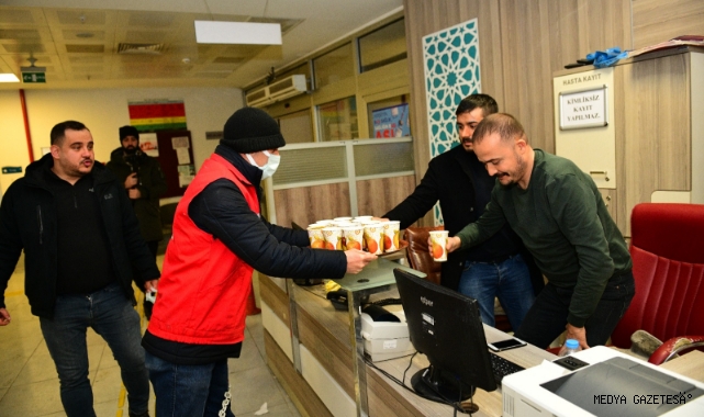 Elbistan Belediyesi, kar yağışı ve soğuk havada görev başında