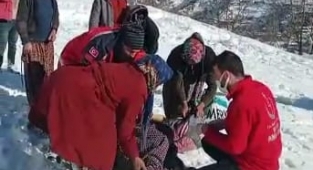 Hamile kadını hastaneye hava ambulansı yetiştirdi