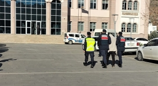 Hırsızlık yapmak için otomobil kiraladı yakalandı