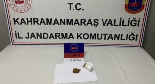Jandarma ruhsatsız tabanca ile uyuşturucu madde ele geçirdi