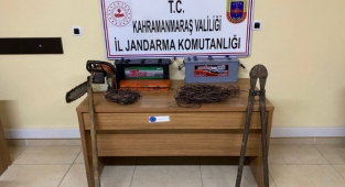 Kahramanmaraş’ta akü hırsızları yakalandı