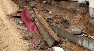Kahramanmaraş’ta sağanak yağış sonrası yol çöktü