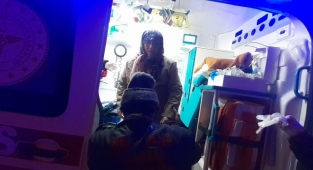 Karda mahsur kalan kalp hastasının imdadına belediye ekipleri yetişti