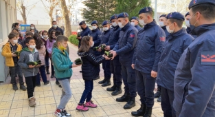 Öğrencilerden yürekleri ısıtan hareket