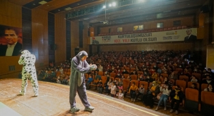 Ali Baba’nın Çiftliği’nde Kahkaha Tufanı