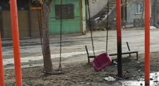 Çocuk oyun parkına zarar verildi