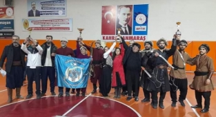 Elbistan Belediyesi okçuluk kursundan büyük başarı