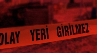 Eşi uyurken banyoda canına kıydı