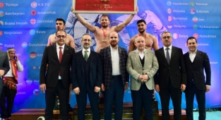 Kahramanmaraş'ta Düzenlenen Şalvar Güreşi Dünya Şampiyonası'nda İsmail Balaban Başpehlivan Oldu