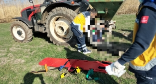 Pazarcık’ta gübre makinesine sıkışan çiftçi öldü