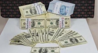 Pişman oldu 300 bin doları polise teslim etti