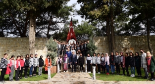 Başkan Güngör Tarihi Maraş Kalesi’nde Gençlerle Buluştu
