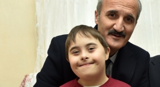 BAŞKAN OKAY’DAN DOWN SENDROMLULAR FARKINDALIK GÜNÜ MESAJI