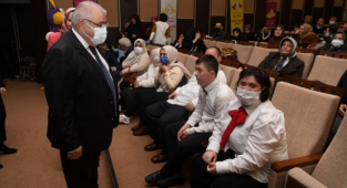 Down sendromlu öğrenciler sahnenin tozunu attırdı