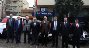 HAYIRSEVER İŞADAMLARINDAN KİÜ’YE ARAÇ DESTEĞİ