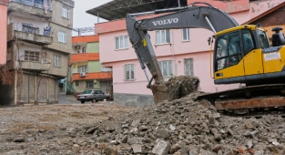 İsa Divanlı’da Yol Genişletme Çalışması