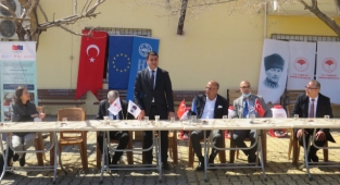 KIRMIZIBİBER YETİŞTİRİCİLİĞİ KURSİYERLERİNE MOTORLU İLAÇLAMA MAKİNESİ DAĞITILDI...