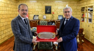 Sanko Üniversitesi Rektörü Prof. Dr. Güner Dağlı’nın Üniversitemiz Rektörü Can’ı Ziyaretinde Üniversitelerarası Sağlık, Eğitim ve İşbirliği Konuları Görüşüldü