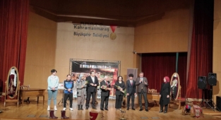 Tiyatroseverler ‘Delibahar’a Yoğun İlgi Gösterdi