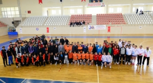 Üniversitemiz, Türkiye Üniversite Sporları Federasyonu Hentbol 1.Lig Kadın-Erkek Grup Müsabakalarına Ev Sahipliği Yapıyor