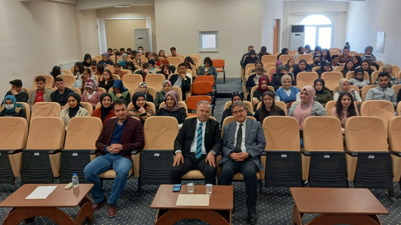 AKIN OZAN; ARAYANLARA ‘EMPATİ’ KURARAK CEVAP VERİN