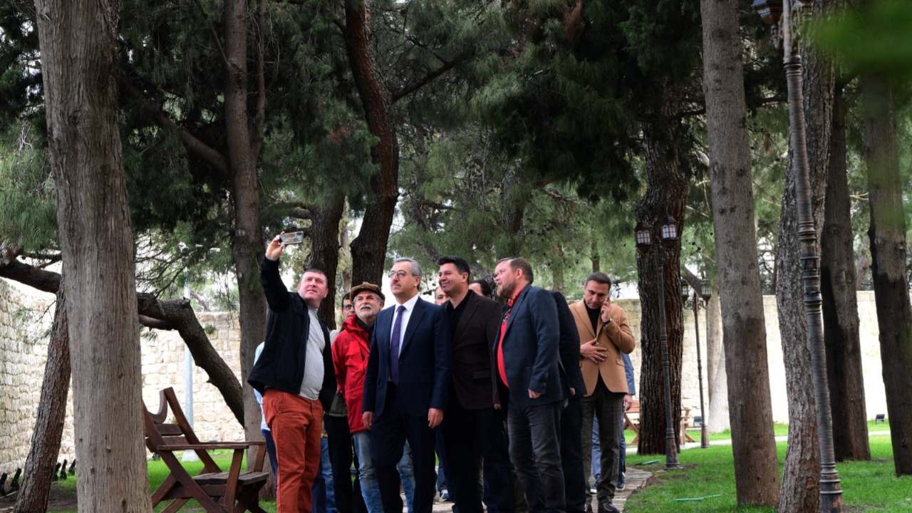 Başkan Güngör Rehberler Odası Başkanı ile bir araya geldi…