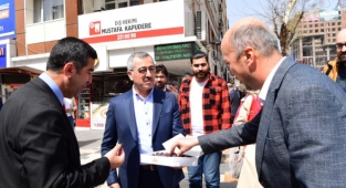 Başkan Güngör Trabzon Caddesi’nde Esnafla Buluştu