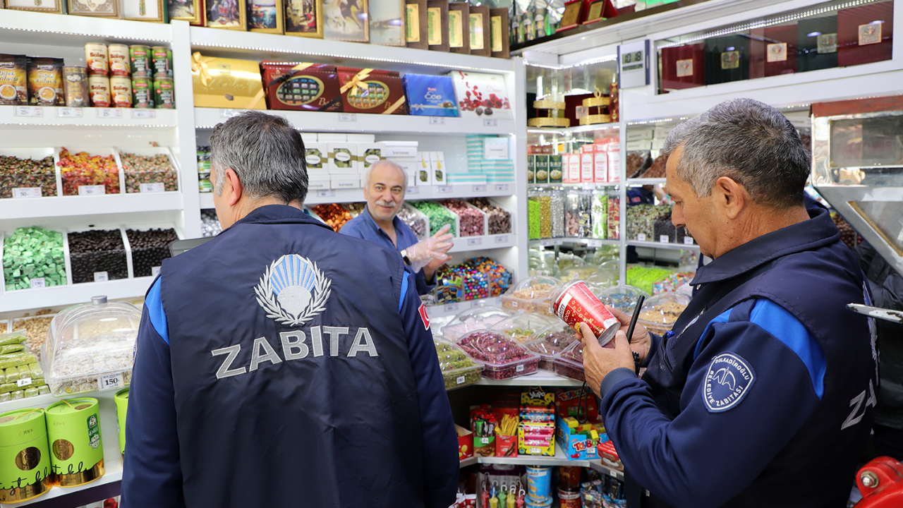 DULKADİROĞLU ZABITA EKİPLERİNDEN BAYRAM ÖNCESİ DENETİM