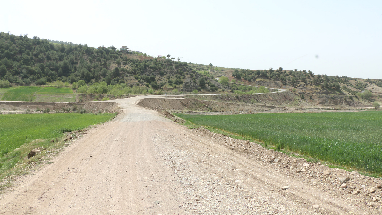 Elmalar – Peynirdere Yolu Büyükşehir’le Yenileniyor
