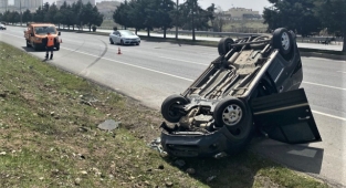 Kahramanmaraş’ta hafif ticari araç takla attı: 5 yaralı