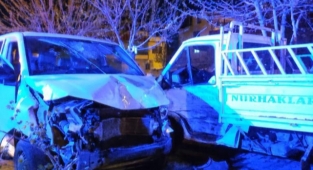 Kahramanmaraş’ta minibüs ile kamyonet çarpıştı: 2 yaralı
