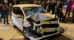 Kahramanmaraş’ta polisten kaçan araç ekip otosuna çarptı