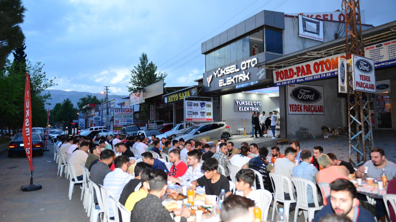Kahramanmaraş’ta sanayi esnafı iftarda buluştu