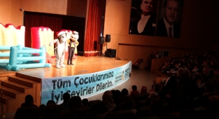Minikler ‘Keloğlan’ın Eşeği’ni Çok Sevdi