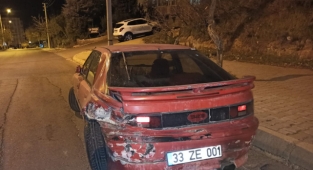 Park halindeki otomobile çarptı