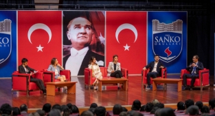 -SANKO OKULLARI MEZUN-ÖĞRENCİ BULUŞMASI DÜZENLEDİ