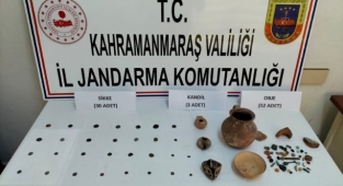 Türkoğlu’nda otomobilde tarihi eser bulundu