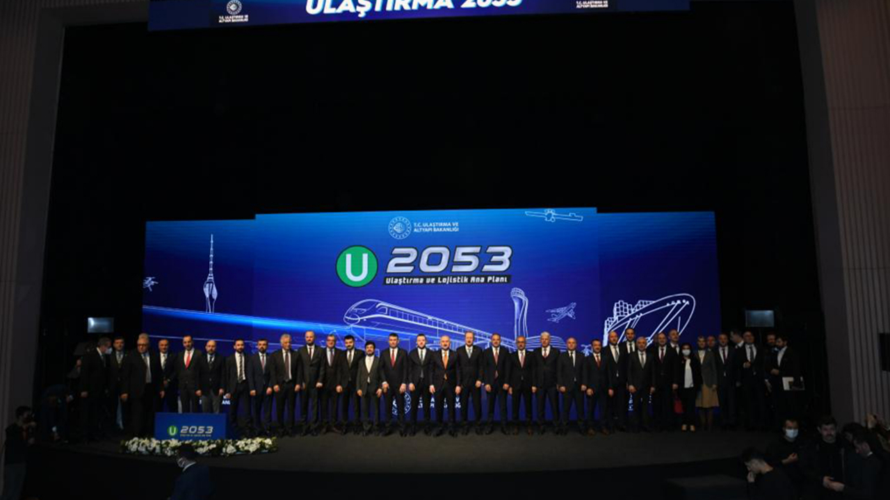 ULAŞTIRMA VE ALTYAPI BAKANI KARAİSMAİLOĞLU, 2053 ULAŞTIRMA VE LOJİSTİK ANA PLANI’NI AÇIKLADI